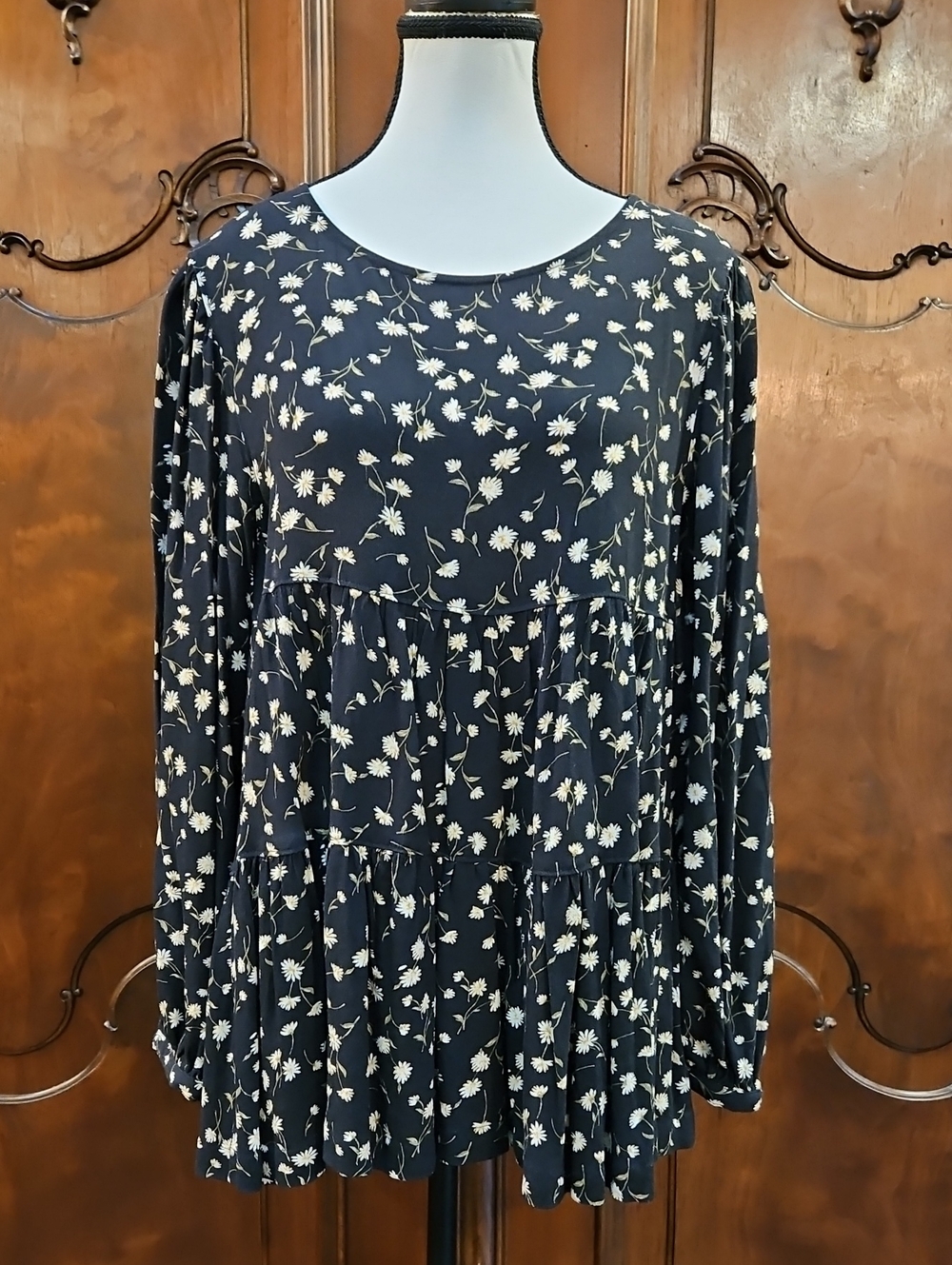 American Eagle AE Oversized Black White Green Yellow Floral Tiered Blouse Sz XS